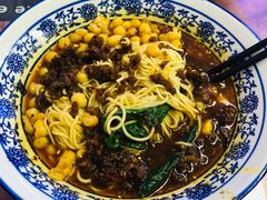 -渝之汇牛肉豌杂面