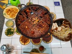 红汤锅底-石灰市老火锅(北滨路店)
