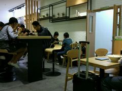 大堂-吉祥馄饨(虹桥火车站店)