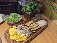 -洱火云南酸菜牛肉火锅(石景山当代商城店)