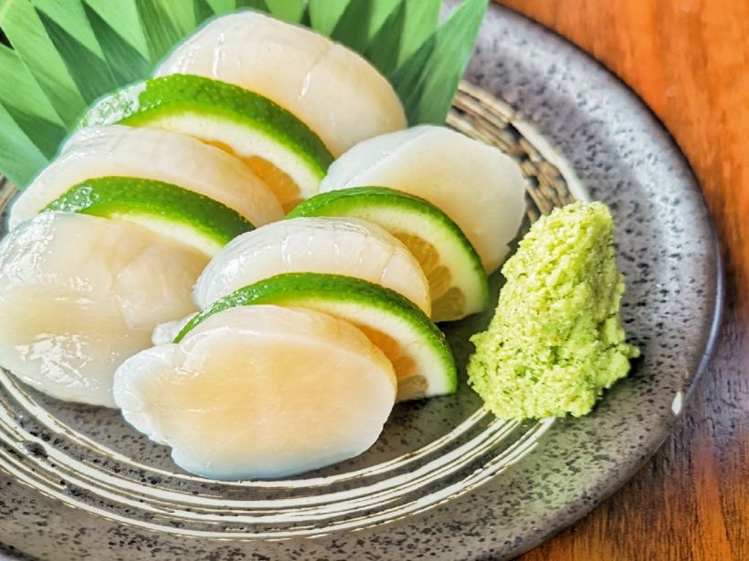 但是胡椒味道点缀一下,也蛮喜欢 刺身:    问了店员一份是2只元贝