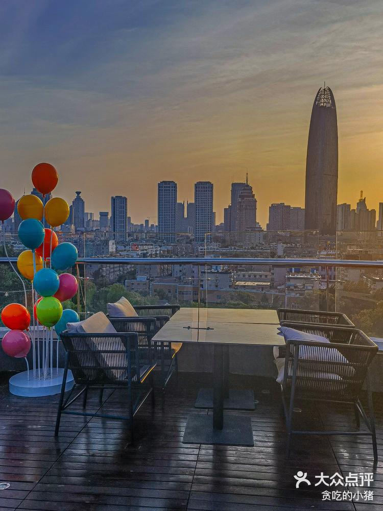 济南绝美空中花园餐厅可俯瞰整个济南