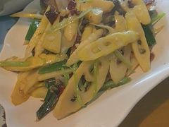 鲜竹笋炒腊味-重庆石磨豆花庄(乔庄店)