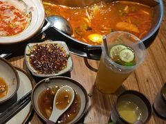 -野山舂·贵州现舂酸汤火锅(鸿通城店)