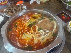 -黄利砖万峰林布依特色酸笋牛肉馆