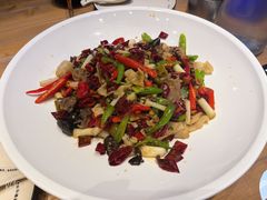 -临界音乐酒馆·小龙虾·江湖菜(华熙LIVE·鱼洞店)