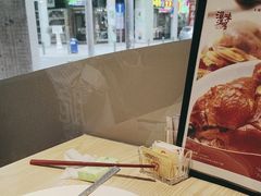 -滋味满屋美食坊(上海街店)
