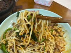 -阿依娘镇店豌杂面(三峡广场店)