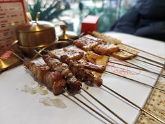 -小董哥烤串·爆汁大油边(故宫店)