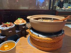 -吃饭皇帝大土家民族菜(荟聚店)