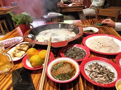 -渝都辣夫重庆老火锅(华新店)