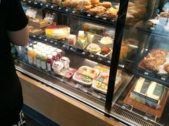 面包甜点陈列柜-星巴克(南京汉中环亚广场店)