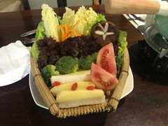 -乐领拈花溪·林涧食韵
