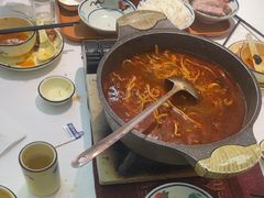 -刘姐啤酒鱼民族演艺餐厅(西街总店)