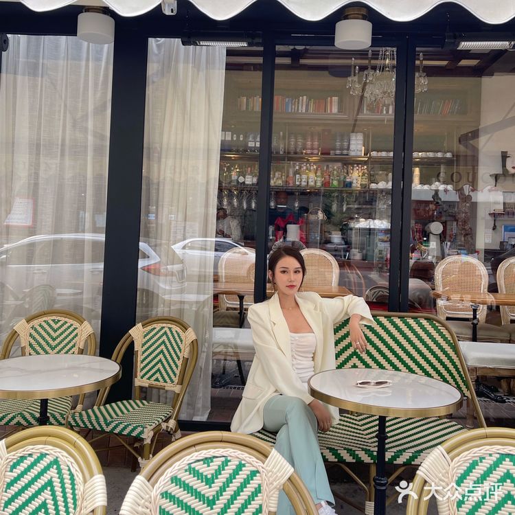 成都探店｜假装在巴黎｜我和Jennie有个约会