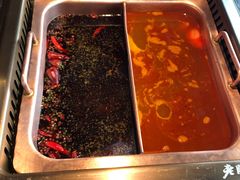 番茄麻辣锅-老牌坊云南鱼豆花火锅(哈西万达店)