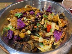 -愉肴麻辣香锅(中山路店)