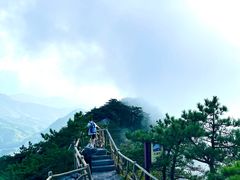 -罗田薄刀峰风景区