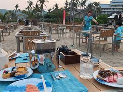 -亚龙湾希尔顿自助餐厅·海鲜·烧烤·沙滩BBQ·现场乐队