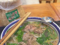 -云阿蛮云南生烫牛肉米线(奉贤路店)