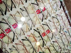 -三叶眼镜城批发市场(上海火车站店)
