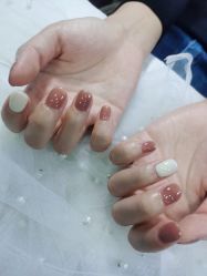 -阿噶西美甲美睫