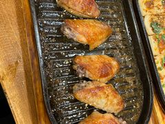 料理烤焦香翅中-老东镇啤酒屋海鲜加工·蒸汽海鲜·海鲜烧烤(台东店)