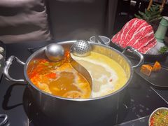 -鲜入唯煮·港式海鲜牛肉火锅(金宝街店)