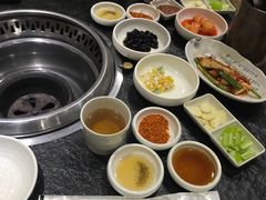 -草家酱蟹炭火烤肉店(珲春南路一店)