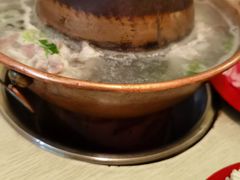 -洞庭洲·防空洞火锅·烧烤·铜锅涮肉(新百广场店)