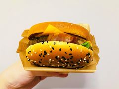 安格斯MAX厚牛培根堡-麦当劳(国贸店)