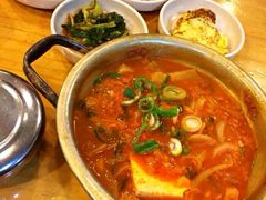 泡菜猪肉锅-金北顺大锅家(신사본점)