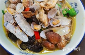 Fresh Chili Clams and Mussels