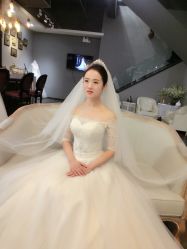 -艾米丽婚纱礼服