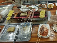 -哈尔滨小酒馆·鲜肉现穿自助烧烤(康新花园店)