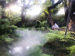 -Chom Cafe and Restaurant