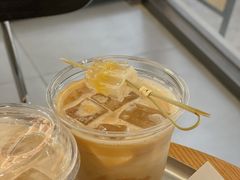 Bee的蜂巢拿铁-LilBee Coffee