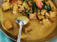 浓香咖喱牛腩煲-六婶西关小厨(光塔路店)