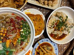 -爆炸头阿姨小四川正宗川味小吃(无任何分店)