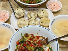 -李与白包子铺(桐梓林店)