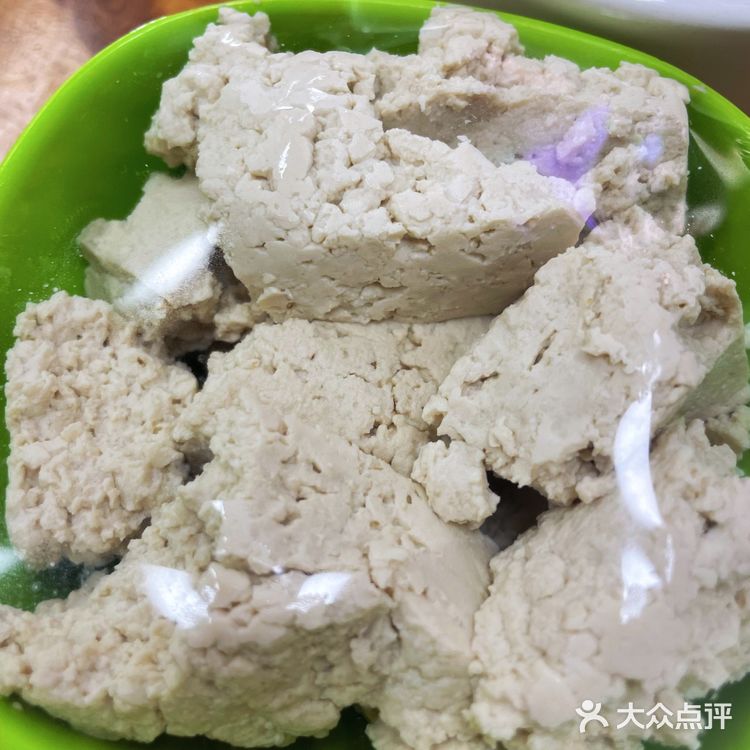 酸菜串串儿认准胡龙飞