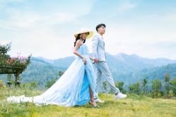 -现代经典婚纱摄影