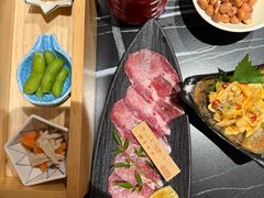 -山川小町·极番烧肉(新地假日广场店)