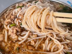 -正宗杨记普洱酸醋米线(总店)