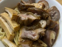 -松树干拌面店