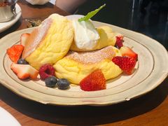 莓果奶油芝士舒芙蕾松饼-UPPER KITCHEN(延安路店)