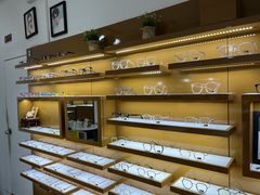 -罗伯特眼镜·蔡司官方授权(罗湖国贸店)
