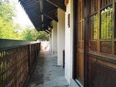 -田园东方蜜桃村的田野营地