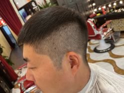 -东方先生国潮男士理发馆