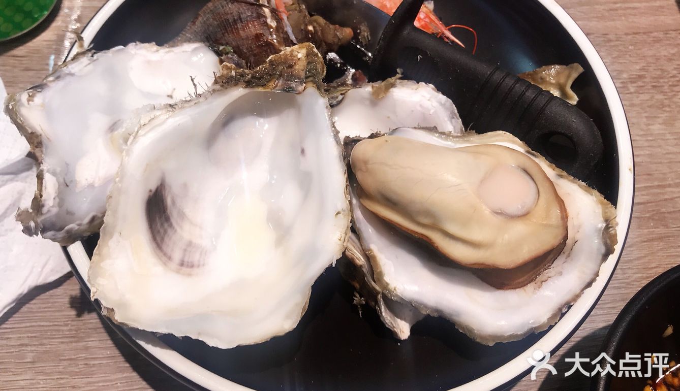 有点无聊，店里有个电视可以看维密秀
